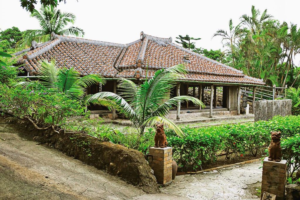 琉球村で昔の沖縄へタイムスリップ体験！