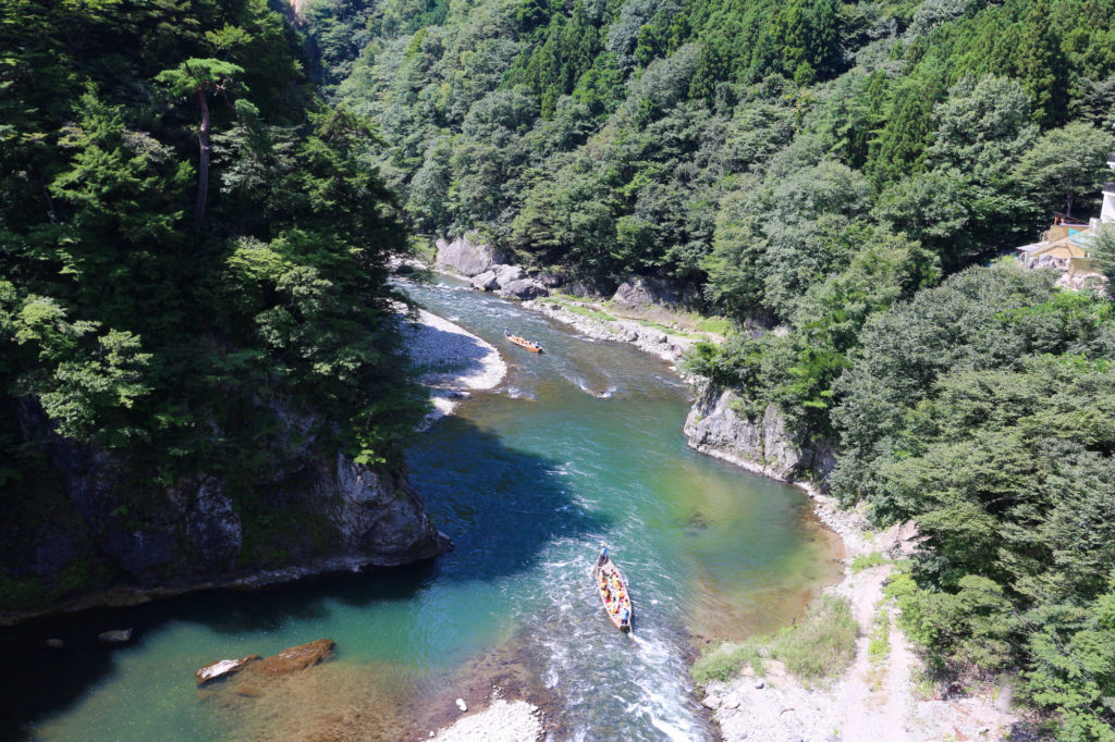 鬼怒川ライン下りの魅力を紹介！極上の渓谷美を堪能する