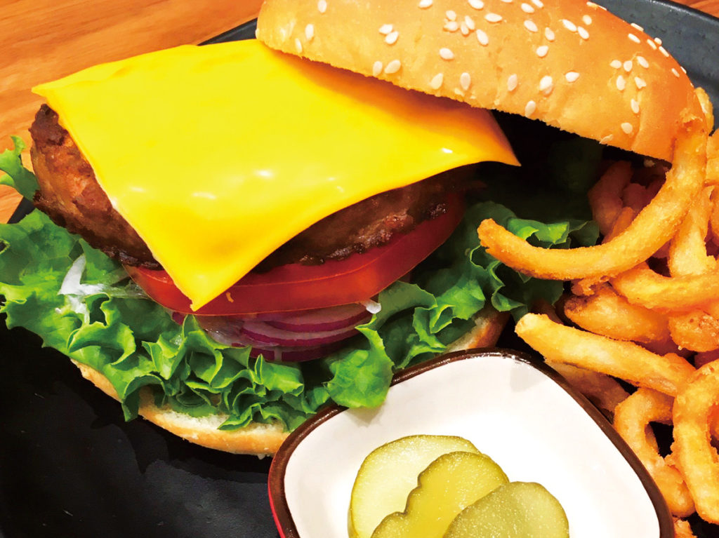 北海道ビーフ100%のチーズバーガー/いすゞプラザ(神奈川県/藤沢市)