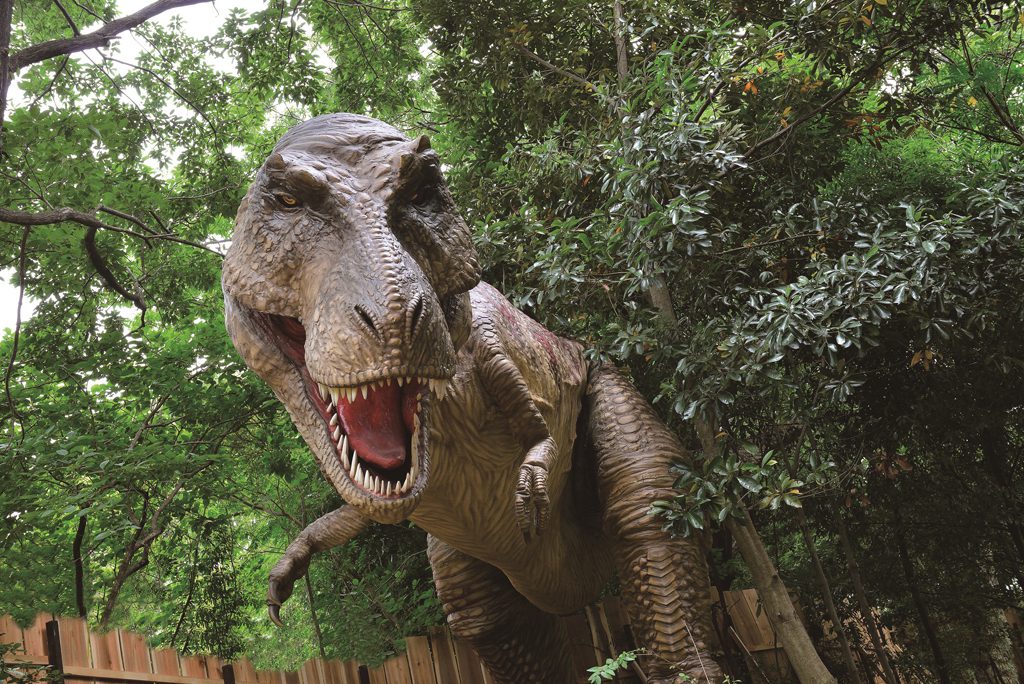 リアルな恐竜が22種類もいる森を探検！「ディノアドベンチャー名古屋」