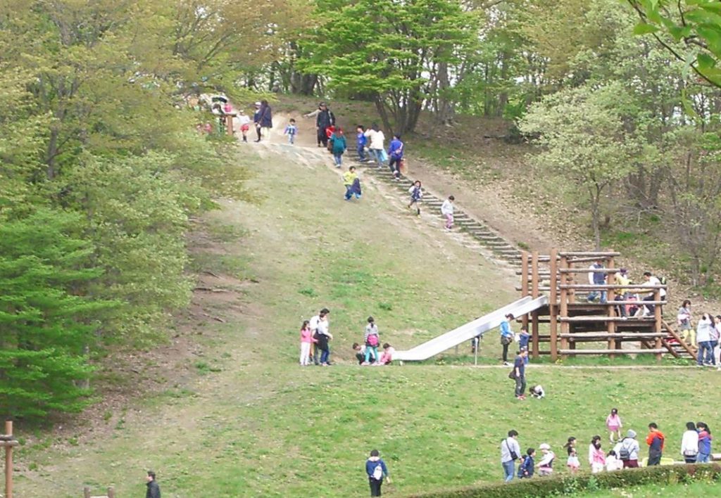 家族でアスレチックやBBQ！万葉クリエートパークで自然と遊ぼう