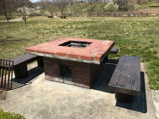 レンガで組まれた野外炉／万葉クリエートパーク（宮城県／大衡村）