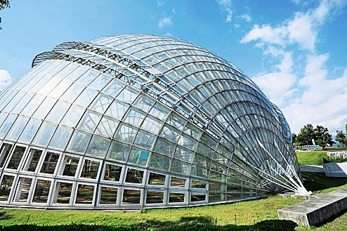 雨でも遊べるわんぱくドーム/山梨県笛吹川フルーツ公園(山梨市)