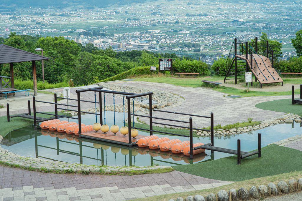 雨でもOK！山梨県笛吹川フルーツ公園は果樹園、遊具、温泉、絶景など盛りだくさん