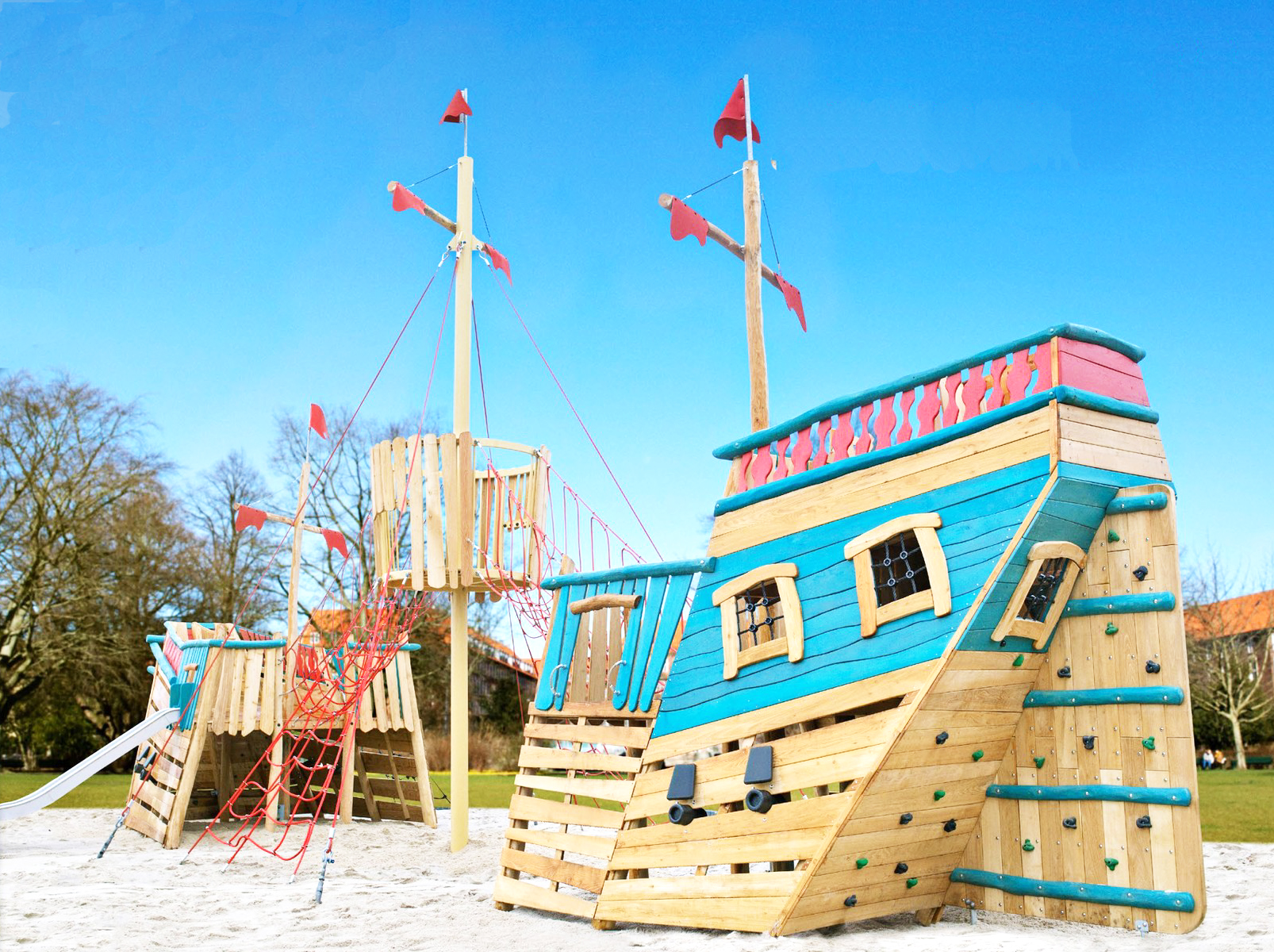 「アドベンチャーレイク」の探検船の様子/PLAY PEAK ITADAKI(奈良県/生駒市)