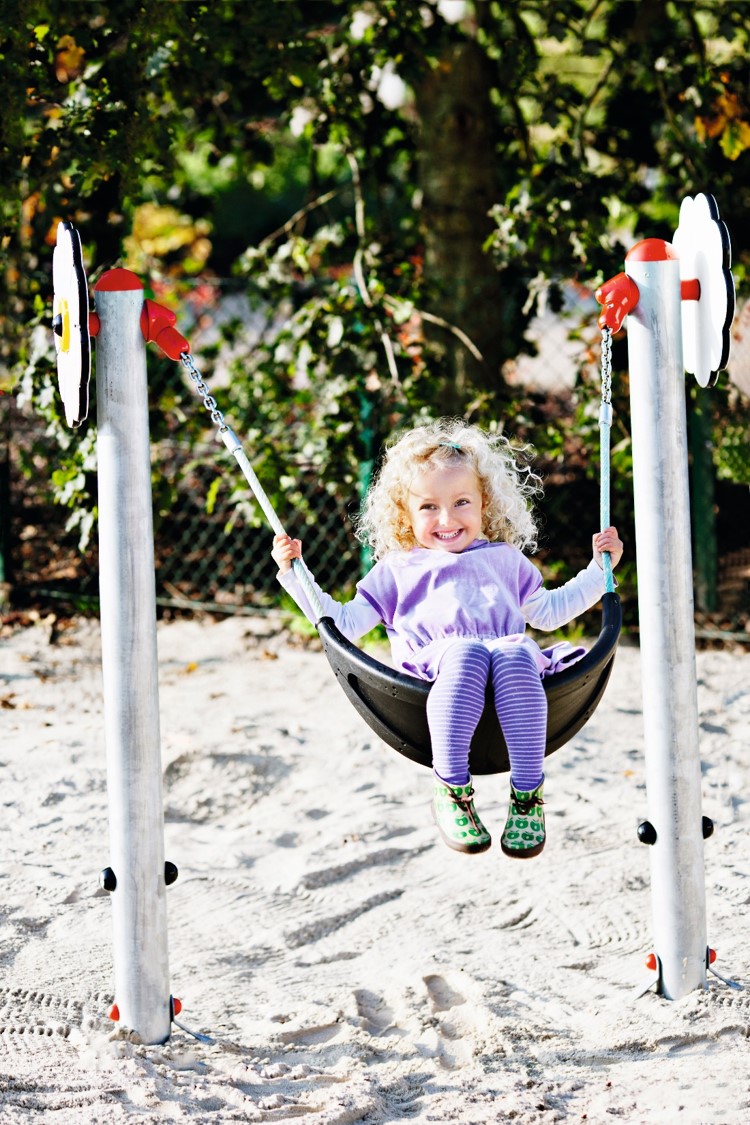 「スイング・バレー」のデイジースウィングの様子/PLAY PEAK ITADAKI(奈良県/生駒市)