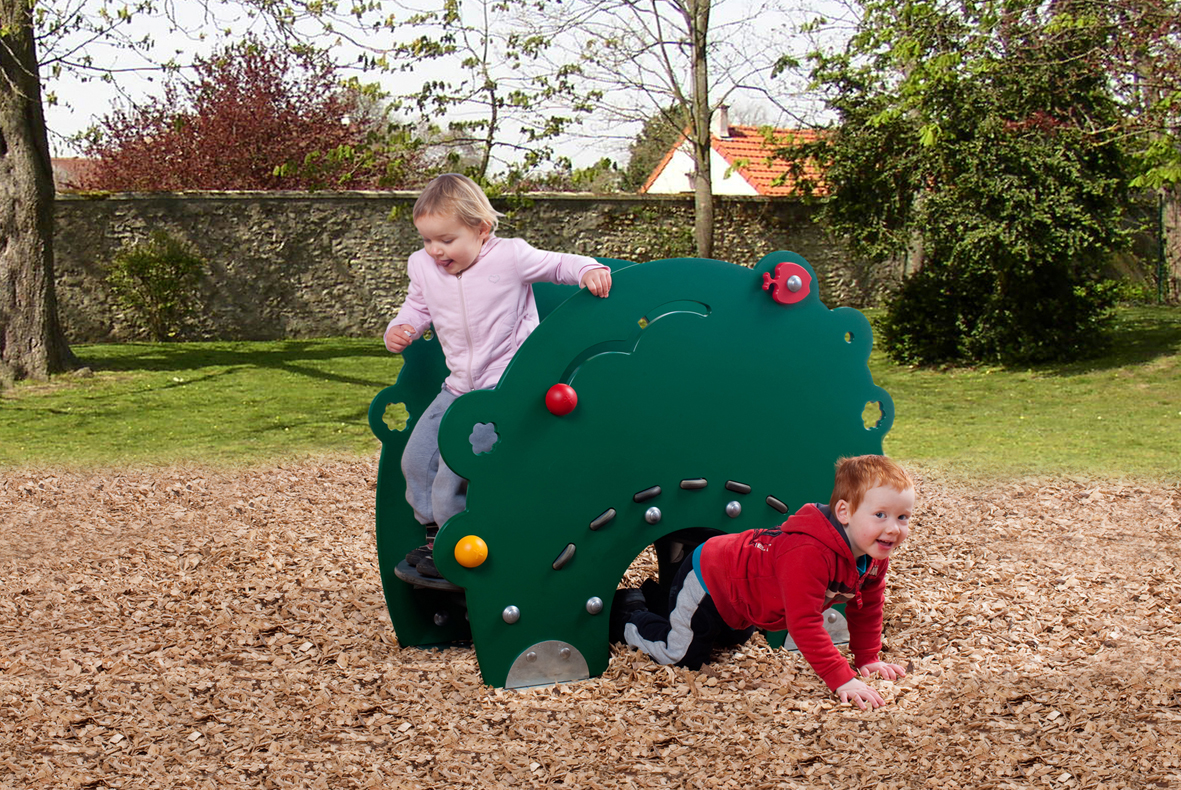 「トドラー・ガーデン」のブッシュウォークの様子/PLAY PEAK ITADAKI(奈良県/生駒市)