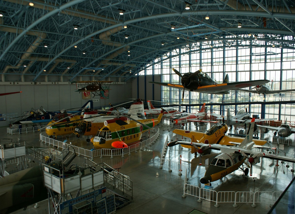 展示格納庫内の様子/航空自衛隊浜松広報館(エアーパーク)(静岡県/浜松市)