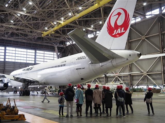 格納庫見学の様子/JAL工場見学 ~SKY MUSEUM~(東京都/大田区)