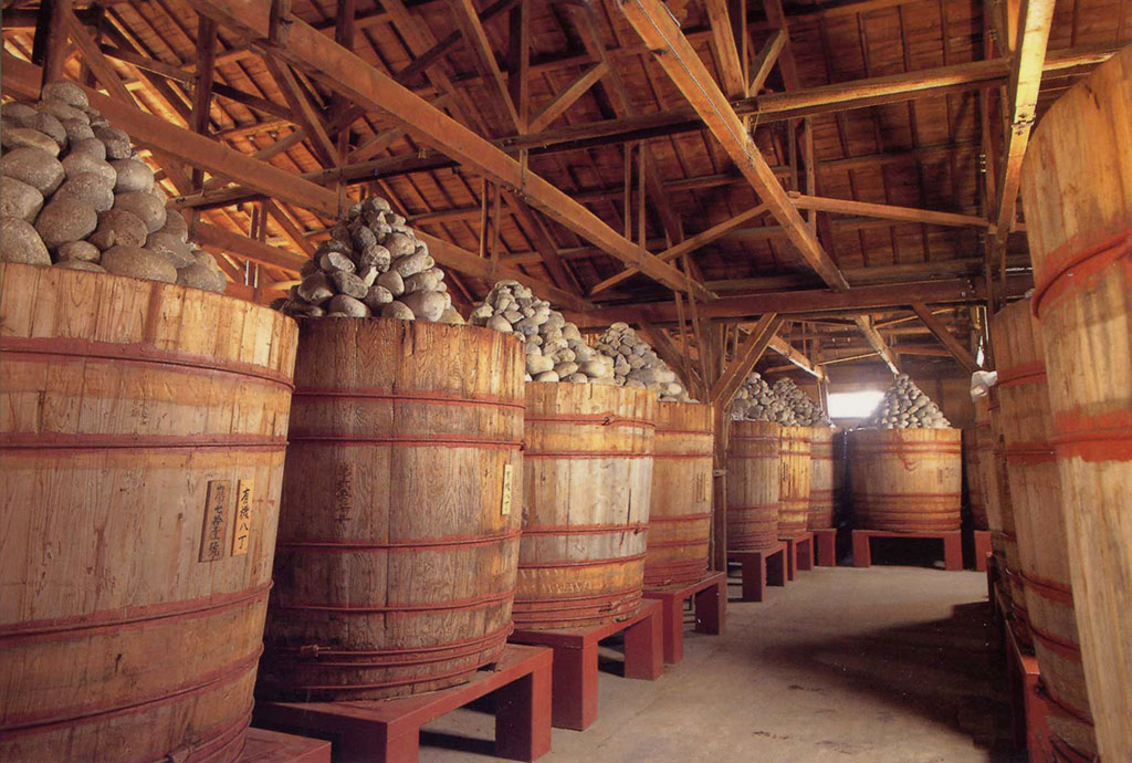 高さ1.8mの味噌蔵／カクキュー八丁味噌（八丁味噌の郷）（愛知県／岡崎市）