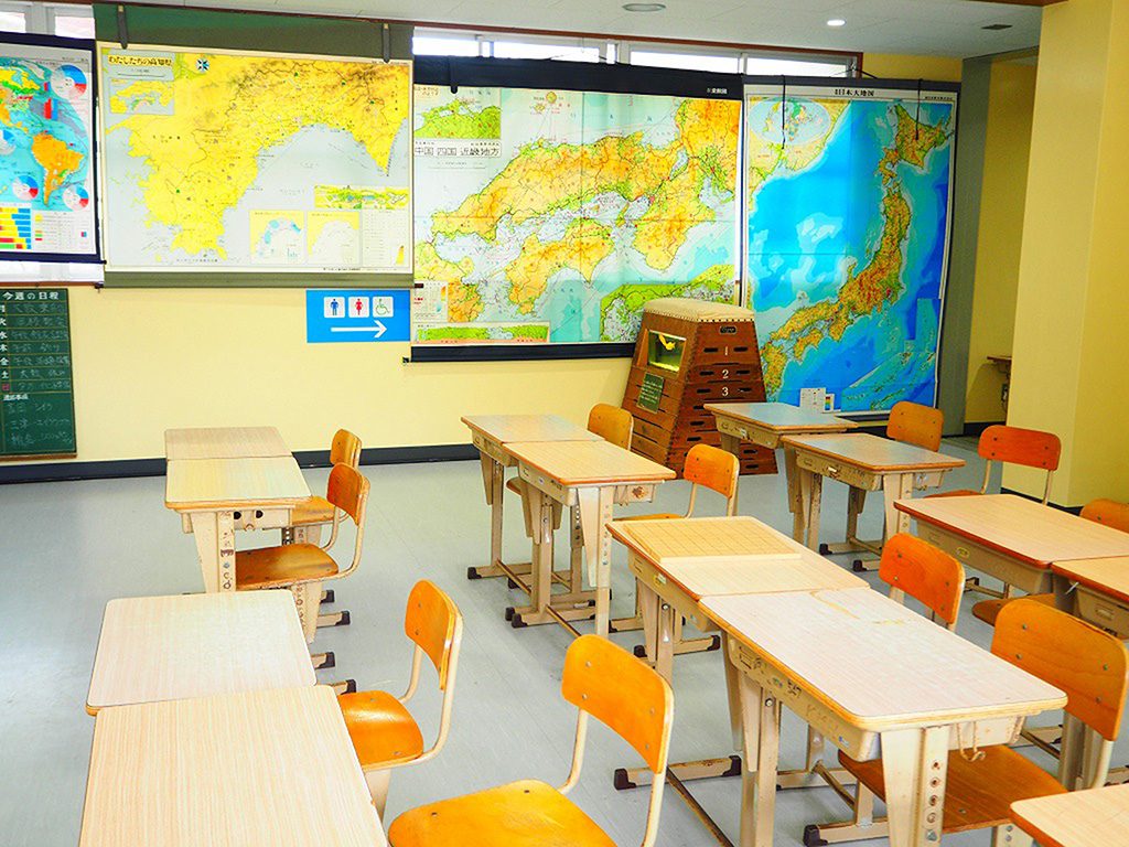 小学校をリノベーションしたむろと廃校水族館