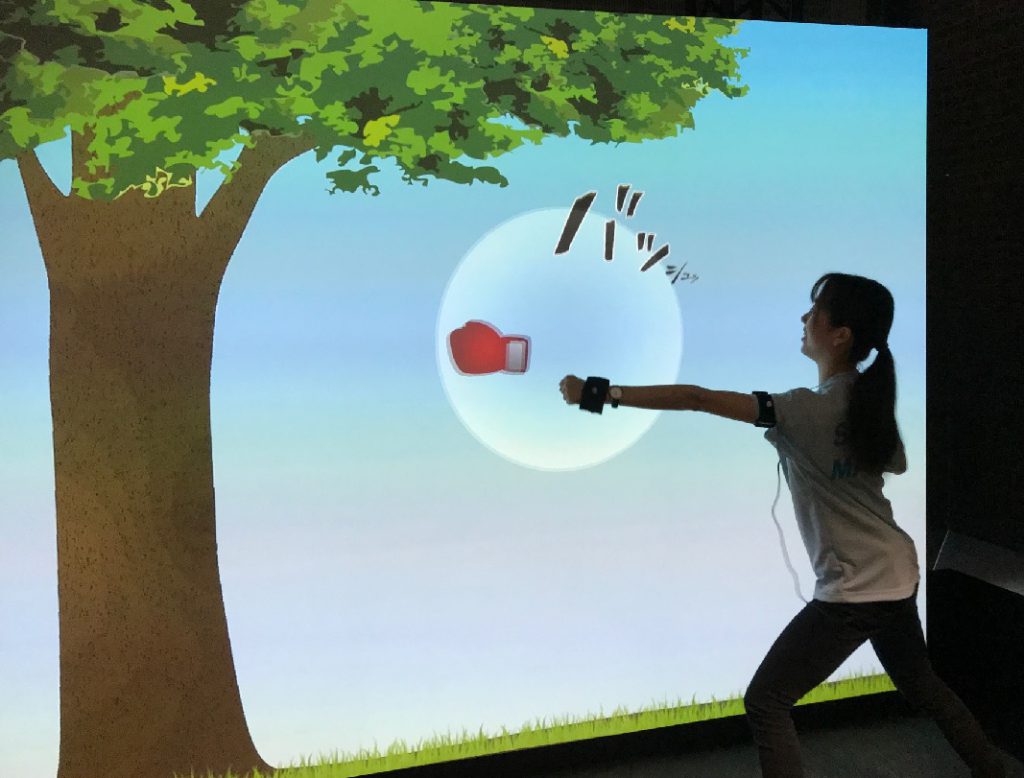 『はじめの一歩』トレーニングシーンをプロジェクターで体験／特別企画展「SPORTS&MANGA」（パナソニックセンター東京）