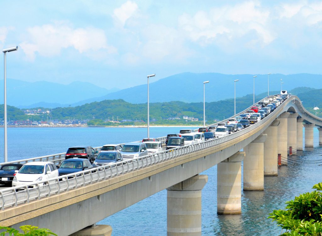 渋滞中に国語力アップ！家族みんなで「コトバ遊び」のススメ