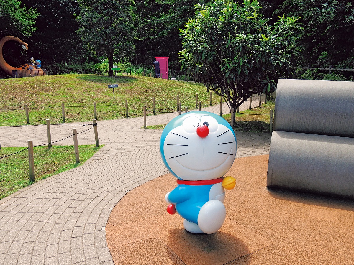 屋外ではドラえもんがお出迎え　(C)Fujiko-Pro／川崎市 藤子・F・不二雄ミュージアム（神奈川県）