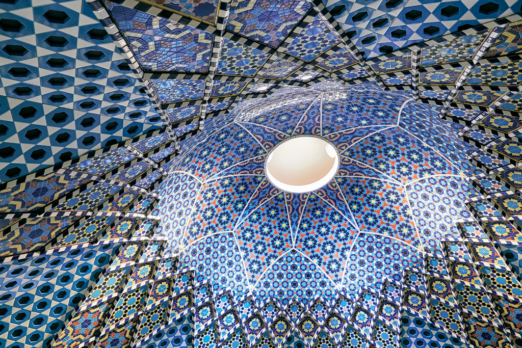 「タイルの博物館」の美しいイスラムドーム天井／INAX ライブミュージアム（愛知県／常滑市）