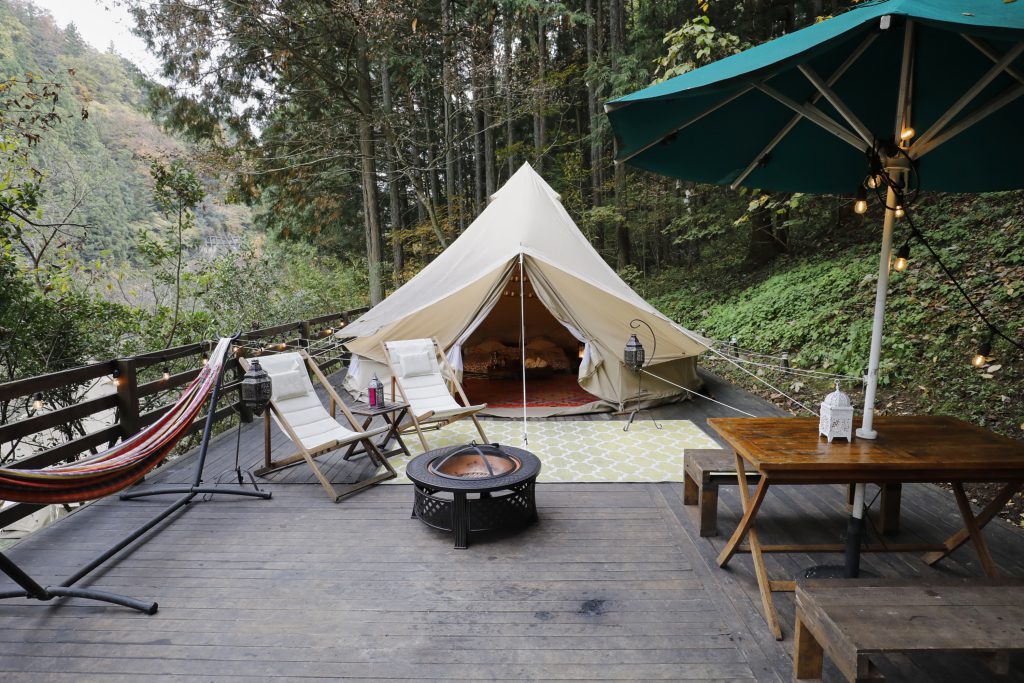 プライベートスペースも広々のジャクジー付きのAサイトでお手軽グランピング／ふれあい広場（東京都／西多摩郡）