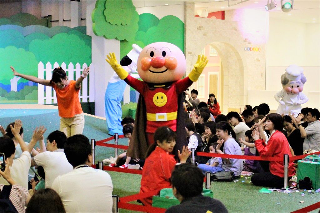 近くまでアンパンマンが！大迫力のメインステージ／横浜アンパンマンこどもミュージアム（神奈川県／横浜市）