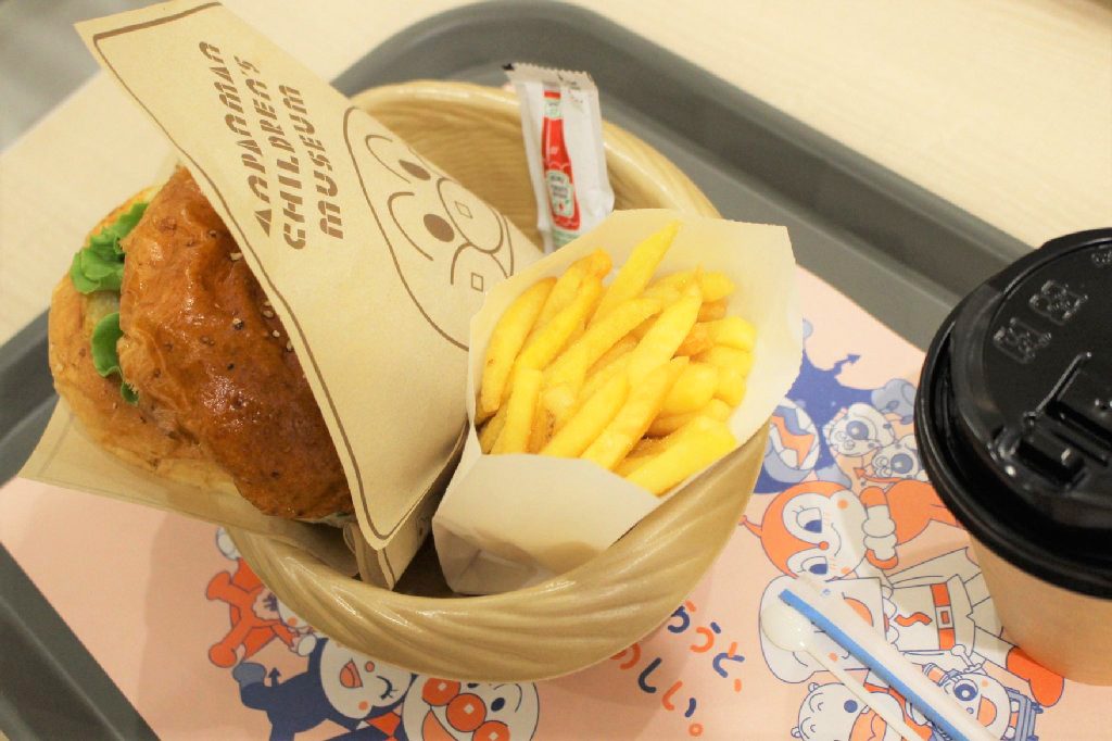 ハンバーガーやさんの「チーズバーガー」／横浜アンパンマンこどもミュージアム（神奈川県／横浜市）