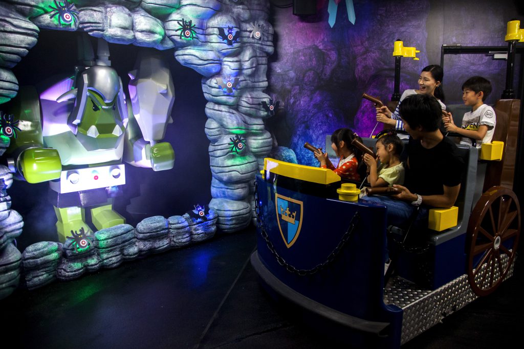 参加型ライドアトラクションの「キングダムクエスト」／レゴランド®・ディスカバリー・センター大阪（大阪府／大阪市港区）