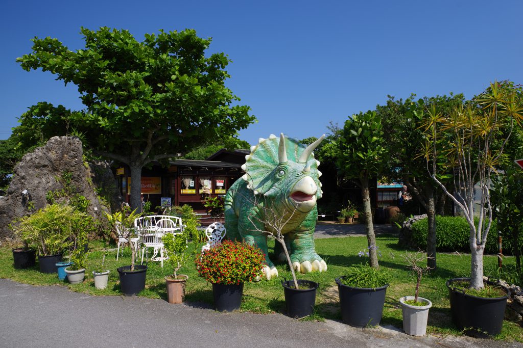 トリケラトプスの模型／くるくまの森ガーデンハウス（沖縄県／南城市）