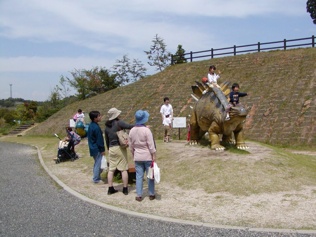 ケントロサウルスの復元模型/蜂ヶ峯総合公園(山口県/和木町)