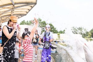 ずぶぬれになっても大丈夫！かわいい COOLPIX W150 をもってシロイルカに会いに行こう