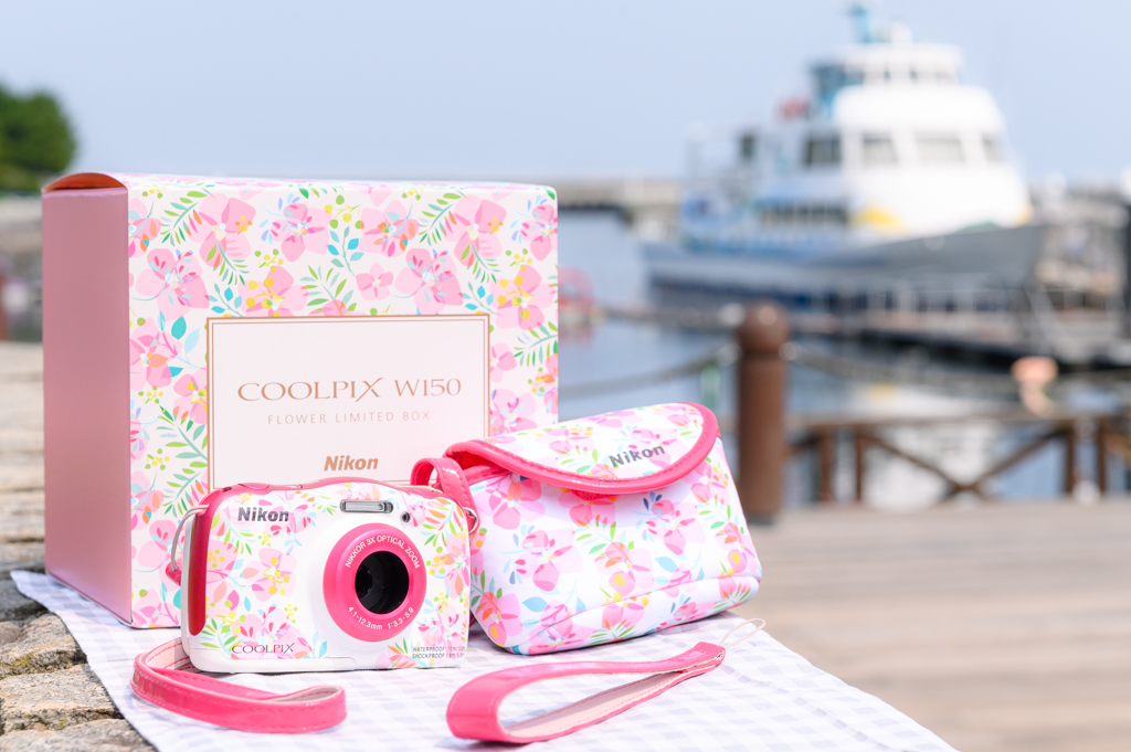 「COOLPIX W150 FLOWER LIMITED BOX」はこんな商品
