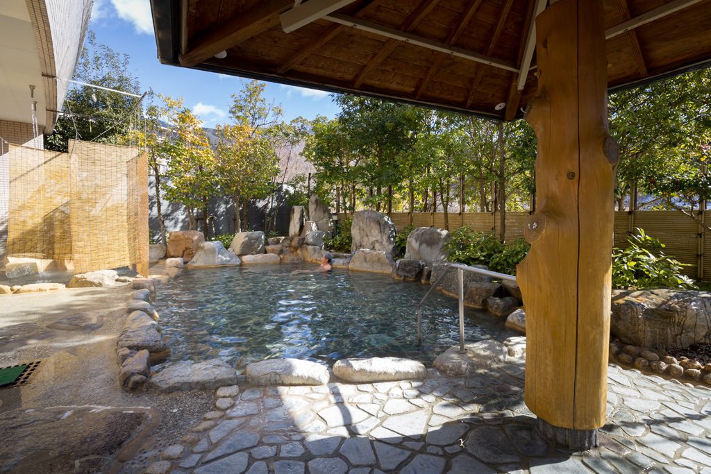 自然を眺めながらくつろげる露天風呂/中津川温泉クアリゾート湯舟沢(岐阜県/中津川市)