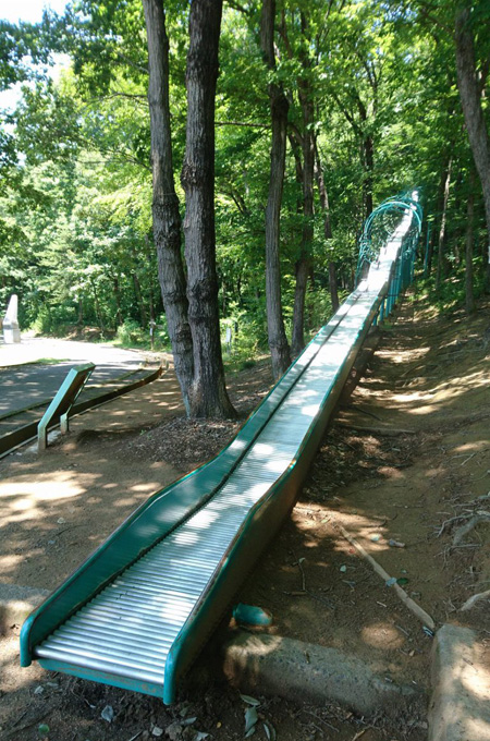 人気のローラー滑り台/佐野市運動公園(栃木県/佐野市)