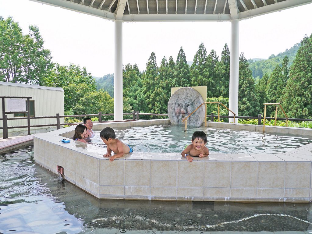 家族で水着のまま楽しめる温泉「テルマエ」／上越国際プレイランド（新潟県／南魚沼市）