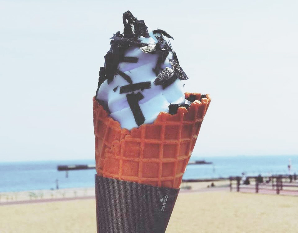 塩海苔ソフトクリーム／須磨海水浴場（兵庫県／神戸市須磨区）