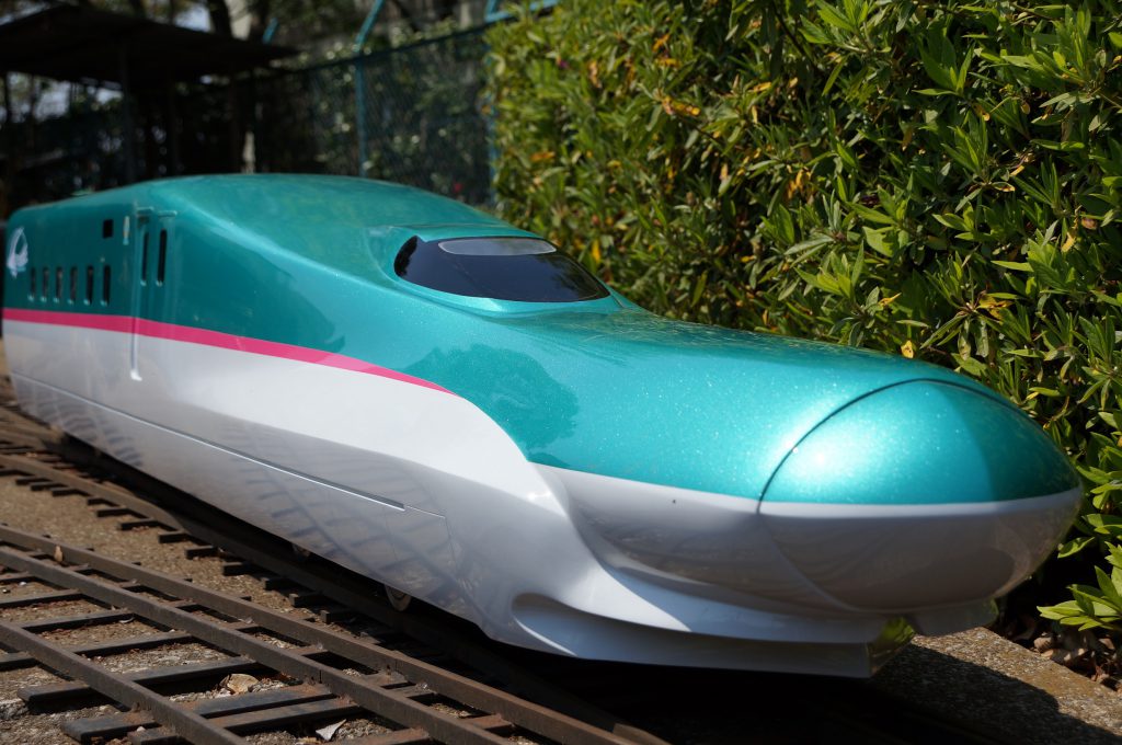 本物そっくりミニ新幹線E5系はやぶさ/市川市動植物園(千葉県/市川市)