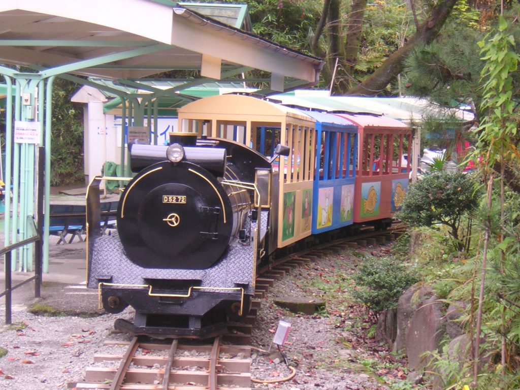 園内の豆汽車/小田原城址公園こども遊園地(神奈川県/小田原市)