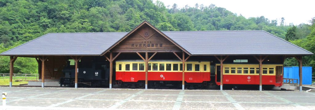 展示館の全景／ポッポ汽車展示館（石川県／小松市）