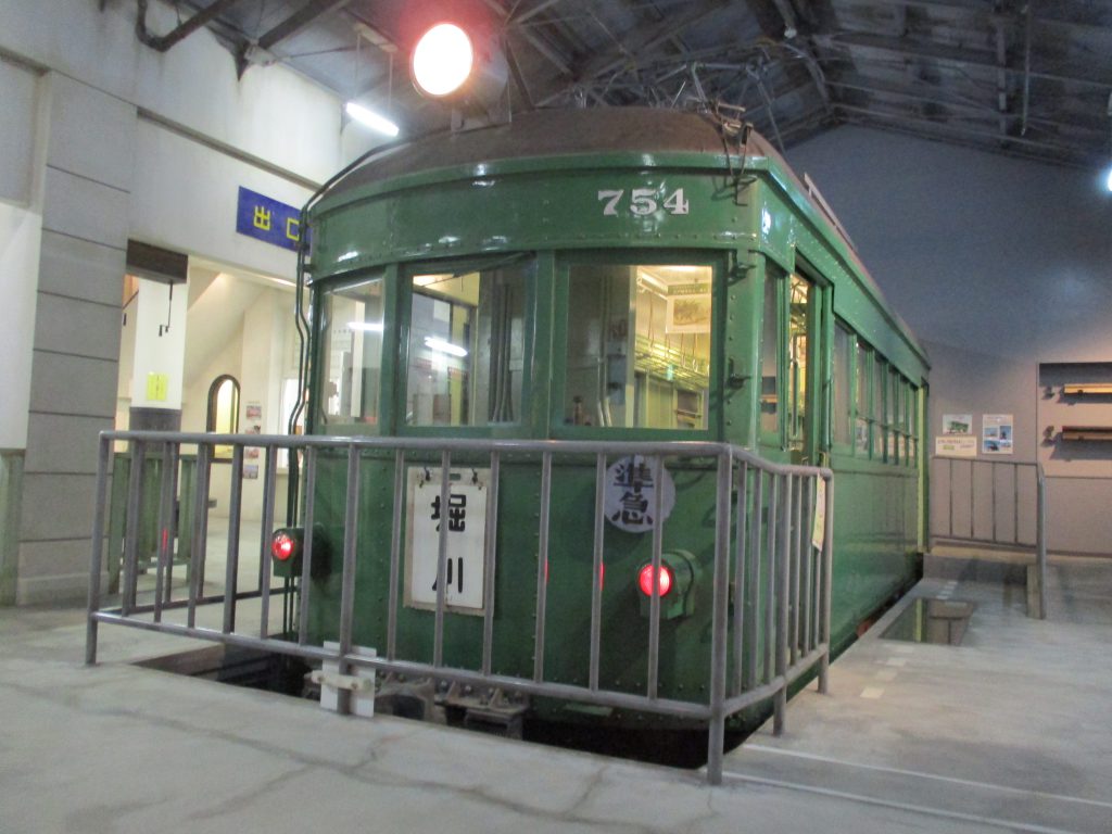 人気のせとでん「モ754」/瀬戸蔵ミュージアム(愛知県/瀬戸市)