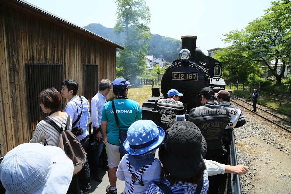 SLがトロッコ列車を引っ張る/若桜鉄道若桜駅・転車台(鳥取県/八頭郡若桜町)