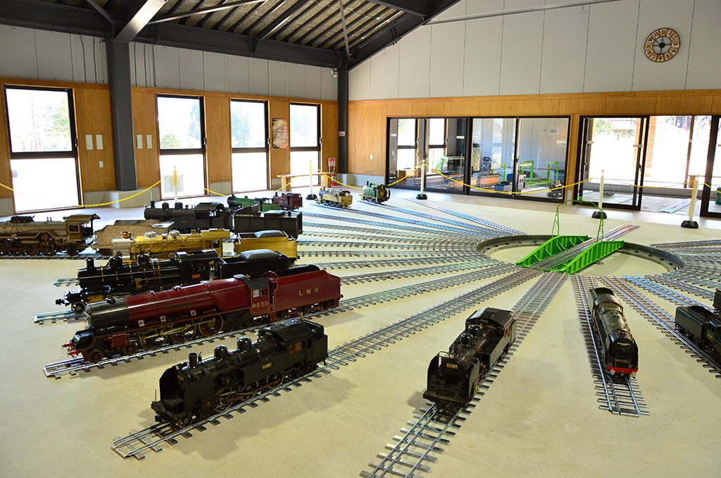 ミニSL18車両を常設展示/やずミニSL博物館(鳥取県/八頭郡八頭町)