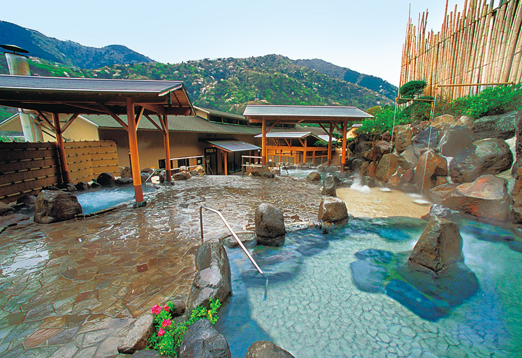 箱根外輪山を望む露天風呂など多彩なお風呂が充実／箱根湯本・日帰り温泉 湯の里おかだ（神奈川県／箱根町）