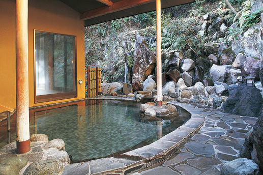 風情ある露天風呂を楽しめる／木もれびの宿ふるさと（神奈川県／箱根町）