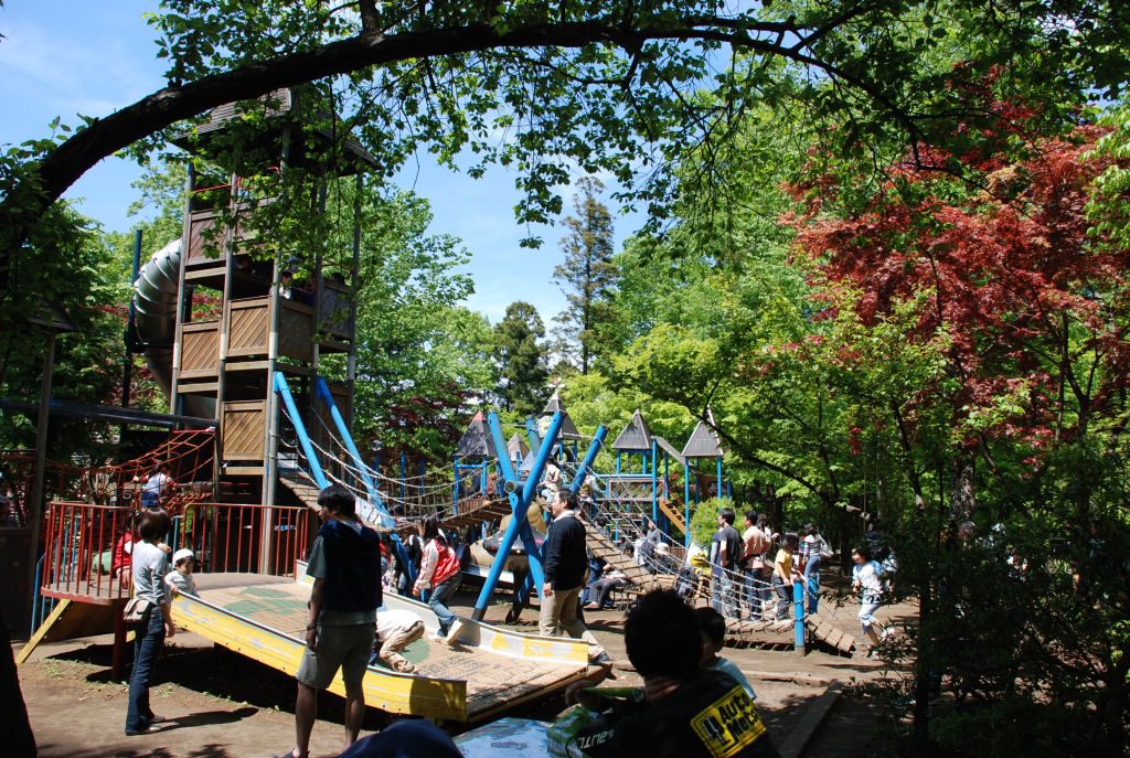 親子で賑わう人気の「生活水供給」／フィールドアスレチックありのみコース（千葉県市川市）