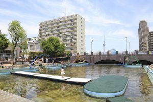 東京都のアスレチック12選！水上コースやターザンロープ、公園のスゴイ大型遊具も