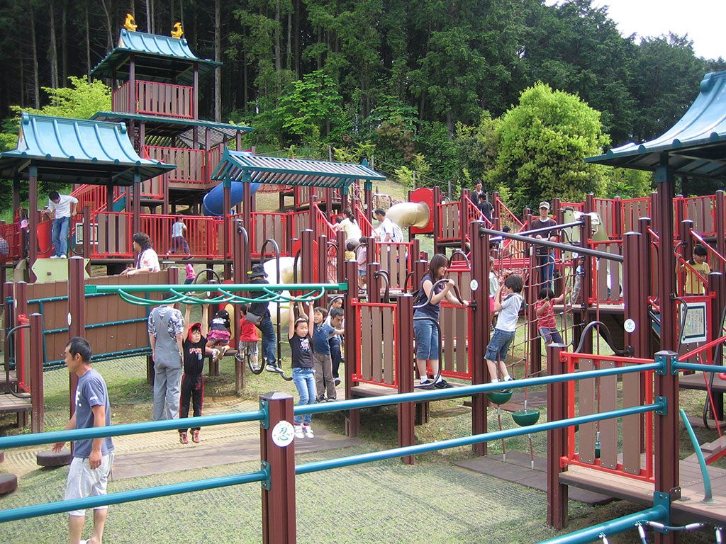 アスレチック遊具、小田原城アドベンチャー／小田原こどもの森公園わんぱくらんど（神奈川県／小田原市）