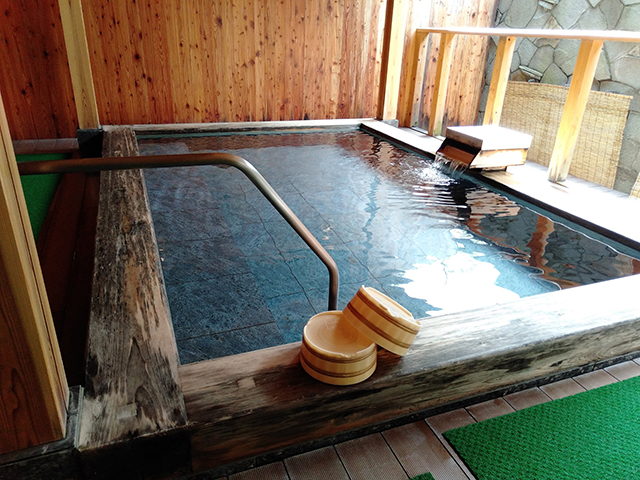 岩と檜の露天風呂も/池の平ホテル(長野県/立科町)