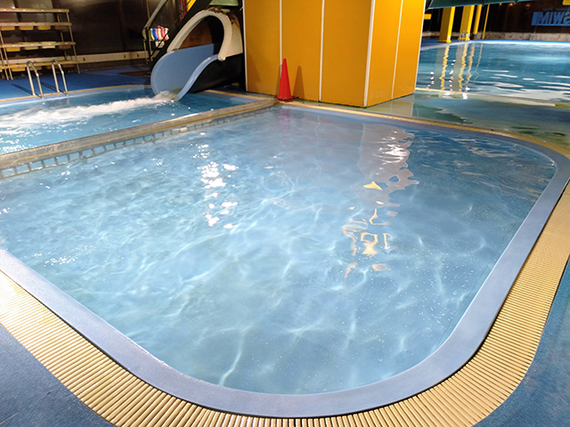 水深50cmの幼児プールも完備/池の平ホテル(長野県/立科町)