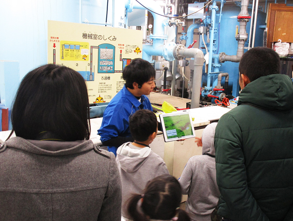水族館探検ツアーの様子/さいたま水族館(埼玉県/羽生市)