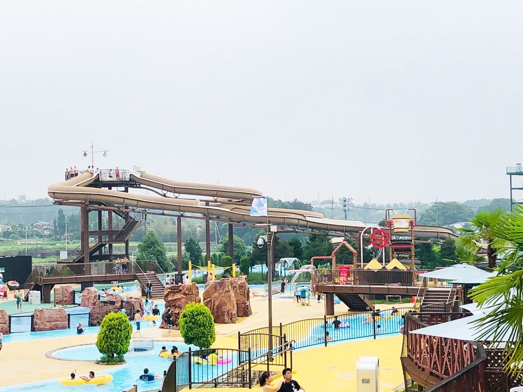 屋外プールのウォータースライダーや流れるプール／東京サマーランド（東京都/あきる野市）