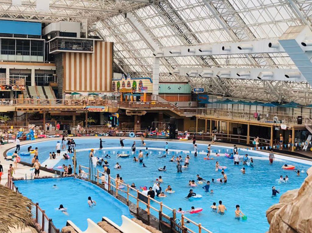 屋内プールの様子／東京サマーランド（東京都/あきる野市）