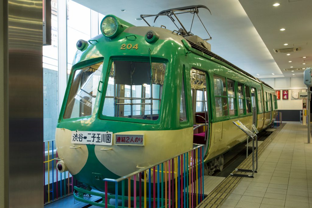 体験型の「電車とバスの博物館」は、本物の運転席やシミュレーターにワクワク