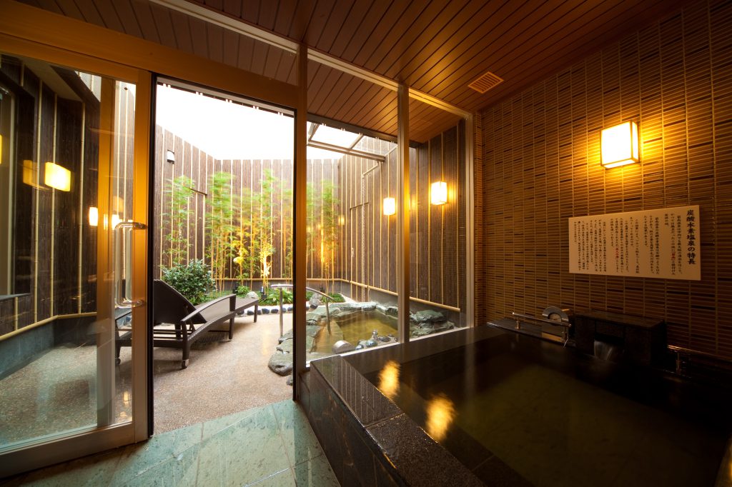 天然温泉かけ流しの家族風呂でゆっくり！「菊南温泉スパリゾート　あがんなっせ」