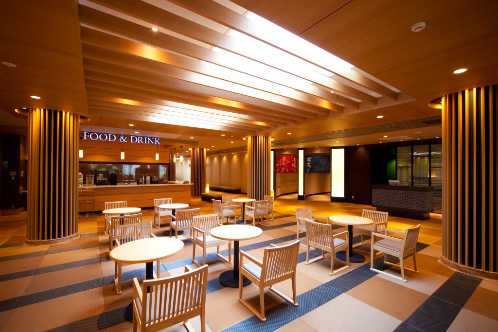 館内のフードコート／菊南温泉スパリゾート　あがんなっせ（熊本県／熊本市）